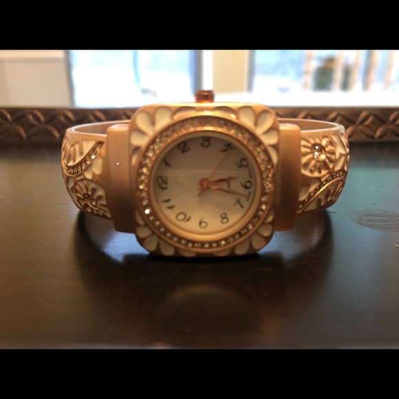 Watch - Picture 2 of 7